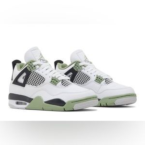 Jordan 4 seafoam size 9